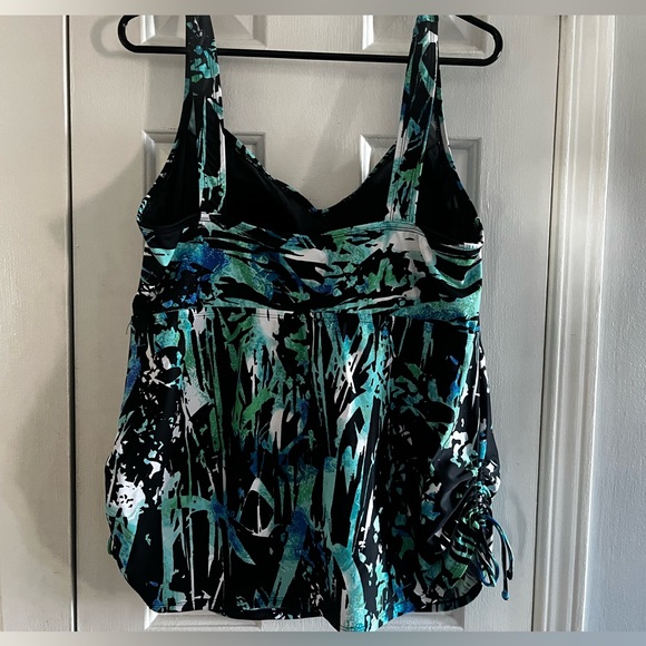 Tankini Top - Picture 2 of 9